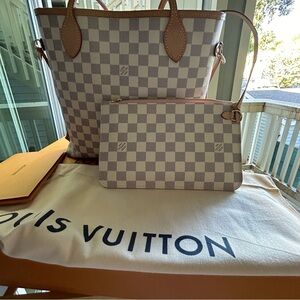 Louis Vuitton Neverfull MM in Damier Azur